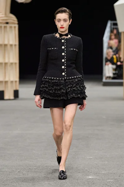 Look 25